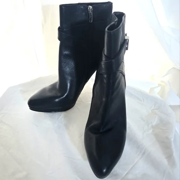 Enzo Angiolini Leather Booties NWOB ❤️