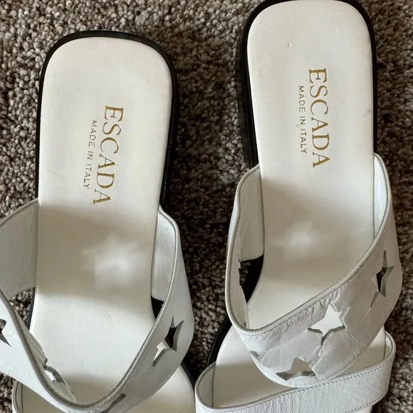 ESCADA White Leather Star Cutout Strappy Slip on Sandals Made in Italy Size 9