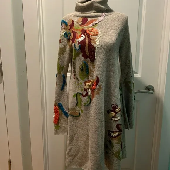 EUC Anthropologie Knitted &amp; Knotted  Embroidered Petals Swing Dress - S