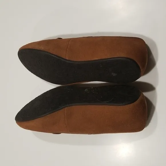 EUC UGG Carey Suede Leather Flats