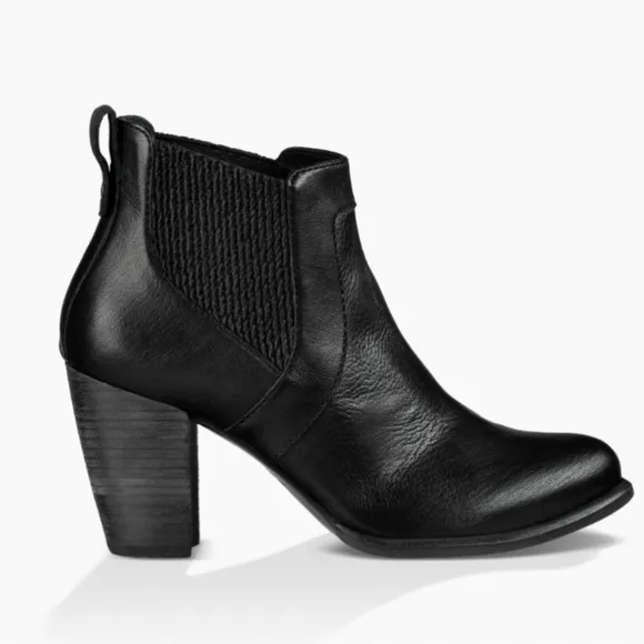 EUC UGG Cobie II Black Leather Chelsea Ankle Boots Booties, Sz 9.5