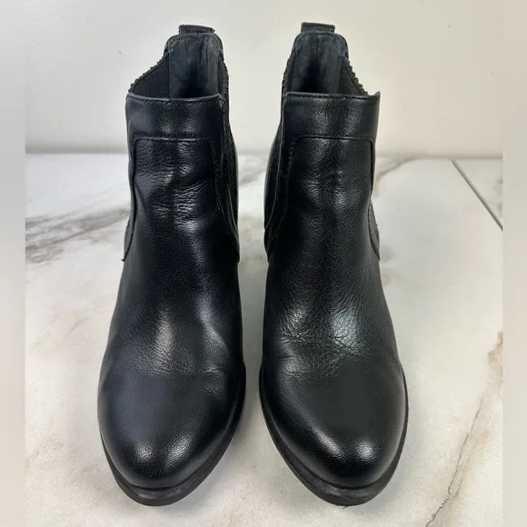 EUC UGG Cobie II Black Leather Chelsea Ankle Boots Booties, Sz 9.5