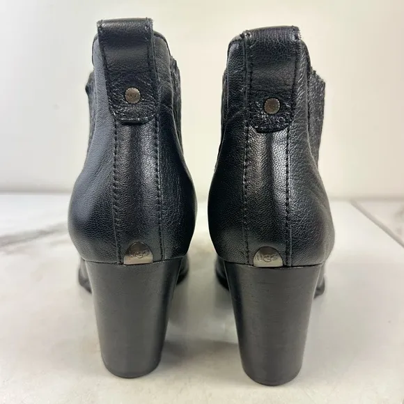 EUC UGG Cobie II Black Leather Chelsea Ankle Boots Booties, Sz 9.5