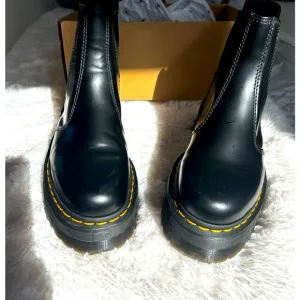 Excellent Condition Women’s Chelsea Boots by Doc Marten New without tags