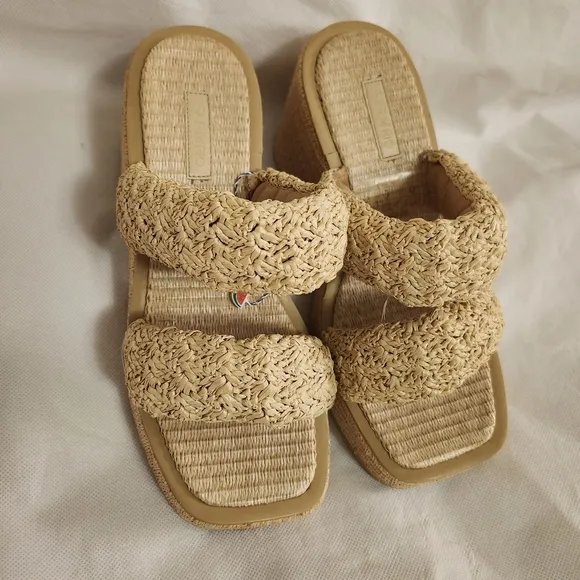 Farm Rio Women's Crochet Puffy Platform Sandals in Natural Size 10