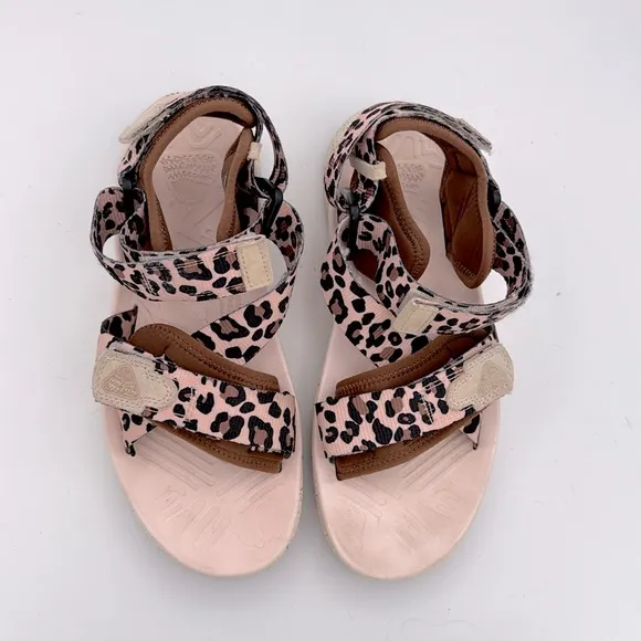 Flower Mountain women’s Nazca pink brown Leopard Print chunky open toe Sandals 7