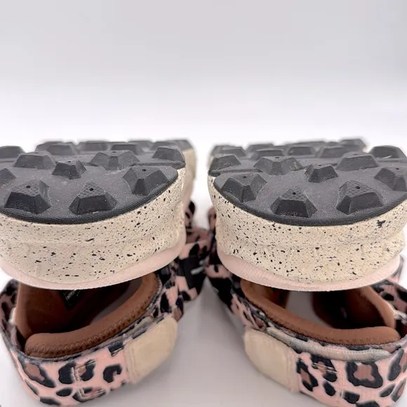 Flower Mountain women’s Nazca pink brown Leopard Print chunky open toe Sandals 7