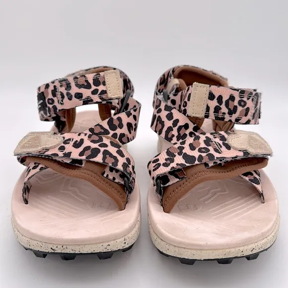 Flower Mountain women’s Nazca pink brown Leopard Print chunky open toe Sandals 7