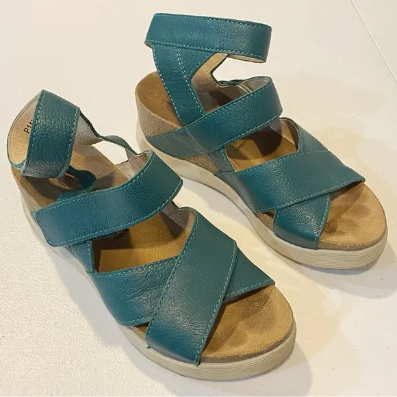 FLY London Wege Leather Sandal