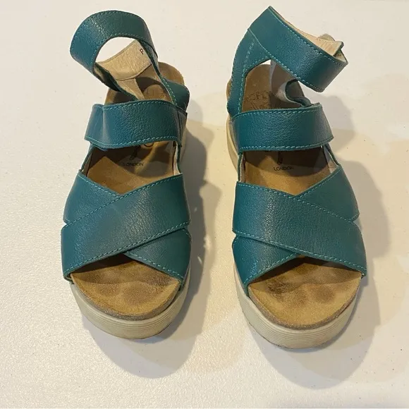 FLY London Wege Leather Sandal