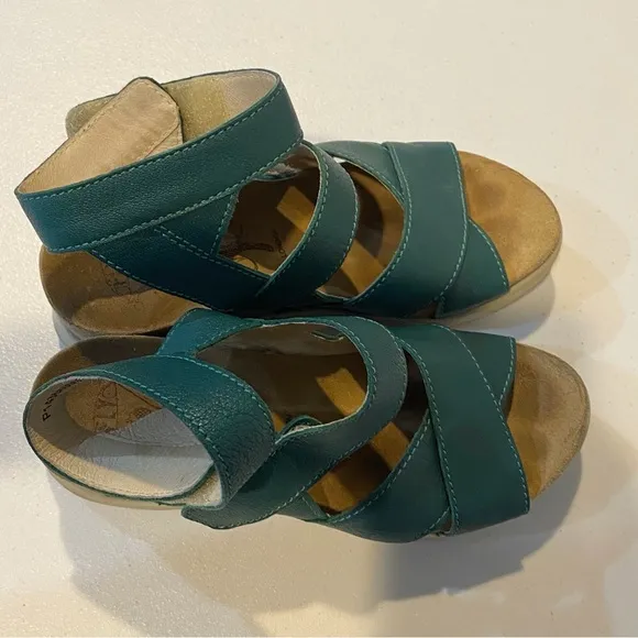FLY London Wege Leather Sandal