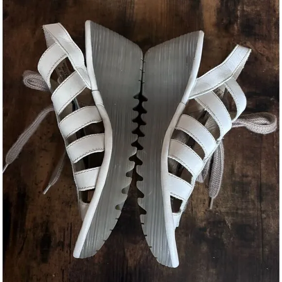 FLY London Yito Womens White Leather Gladiator Sandals Size 39/ excellent