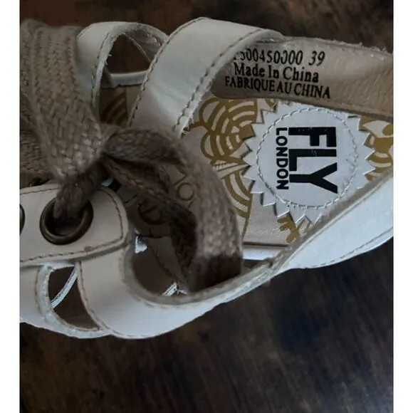 FLY London Yito Womens White Leather Gladiator Sandals Size 39/ excellent
