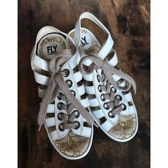 FLY London Yito Womens White Leather Gladiator Sandals Size 39/ excellent