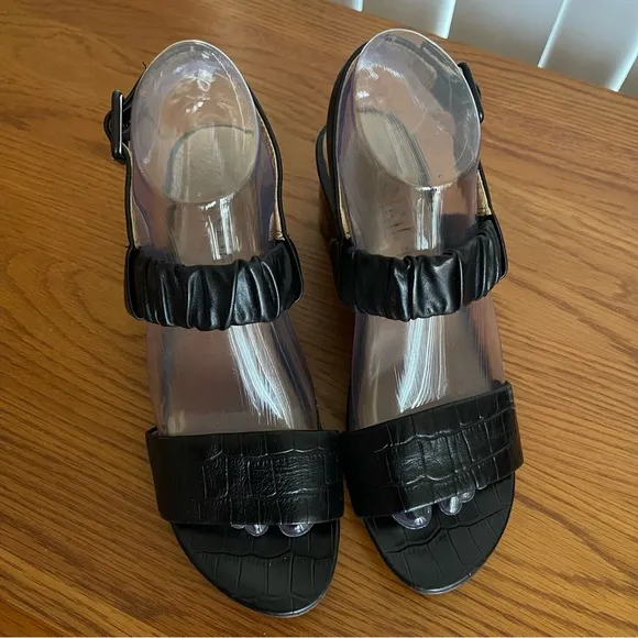 FRANKIE4 Mollie Black Croc Embossed Sandals Size 7