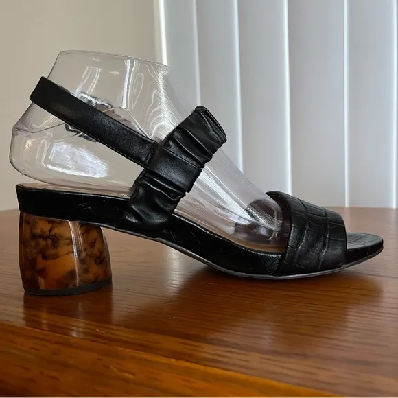 FRANKIE4 Mollie Black Croc Embossed Sandals Size 7