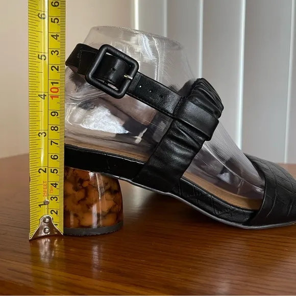 FRANKIE4 Mollie Black Croc Embossed Sandals Size 7