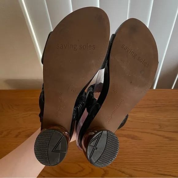 FRANKIE4 Mollie Black Croc Embossed Sandals Size 7