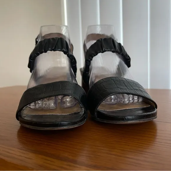 FRANKIE4 Mollie Black Croc Embossed Sandals Size 7