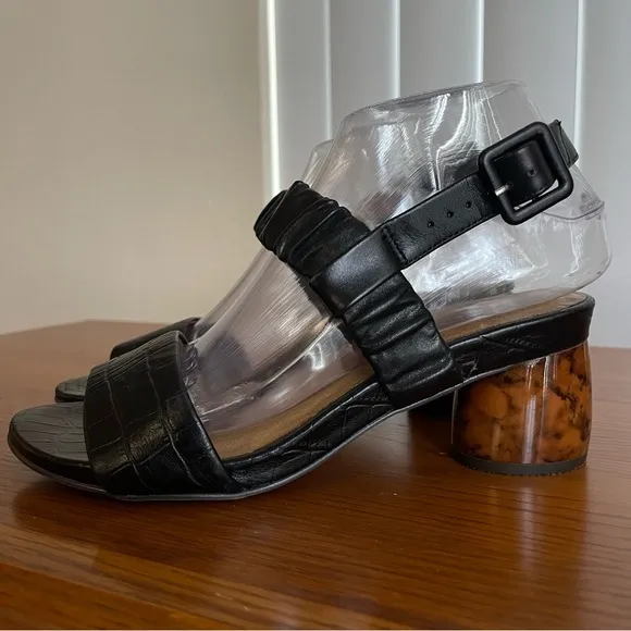 FRANKIE4 Mollie Black Croc Embossed Sandals Size 7