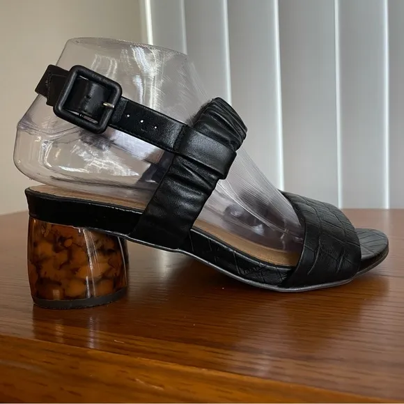 FRANKIE4 Mollie Black Croc Embossed Sandals Size 7