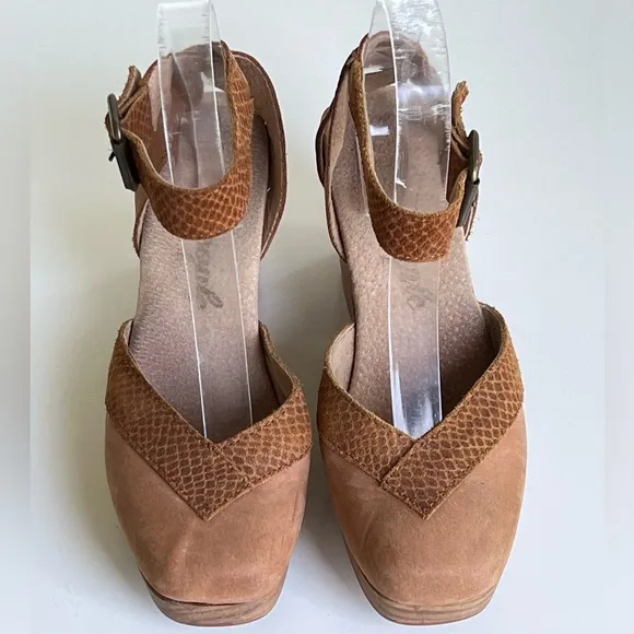 Free People &quot;Walk This Way&quot; Clogs Sandals Size 37 / US 6.5