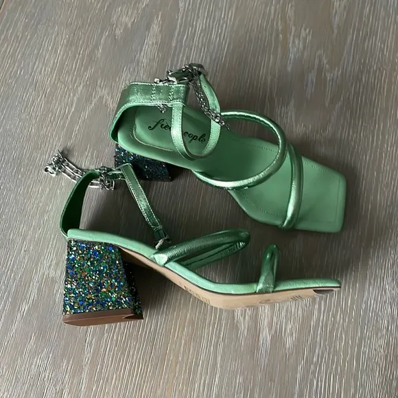 Free people chunky heels sandals, size 38; new