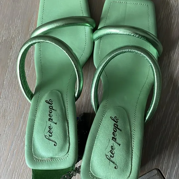 Free people chunky heels sandals, size 38; new