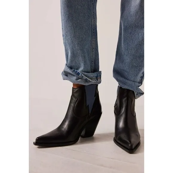 Free People Flash Chelsea Western Boots Black Size 8 US | New in Box