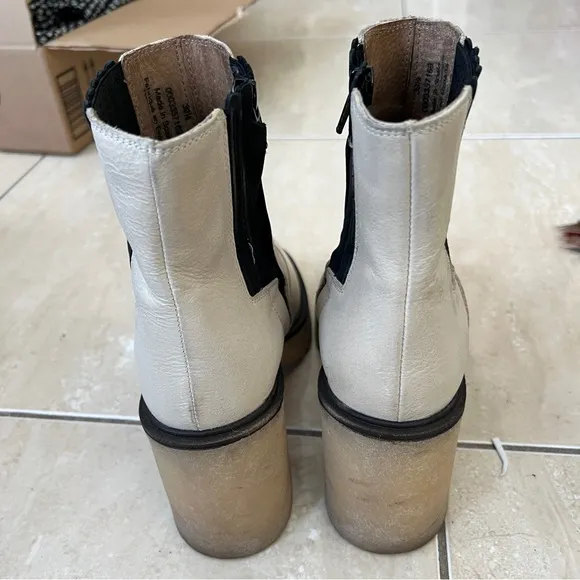 FREE PEOPLE James Chelsea Boots Off White Womens Size 9 1/2