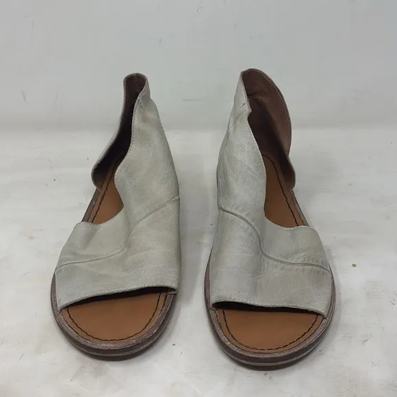 Free People Mont Blanc Leather Cut Away Sandals light grey D’orsay size 37
