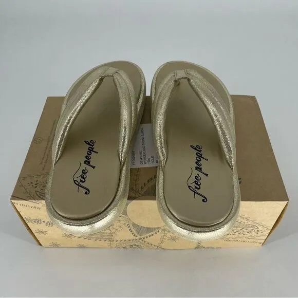 FREE PEOPLE NWT WONDERLAND THONG SANDALS GOLD CHUNKY SILHOUETTE