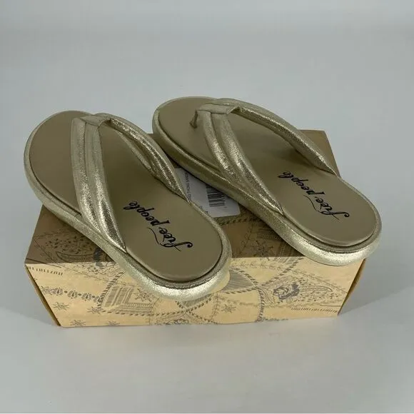 FREE PEOPLE NWT WONDERLAND THONG SANDALS GOLD CHUNKY SILHOUETTE