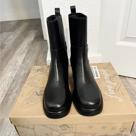 Free People Onyx Chelsea Boots