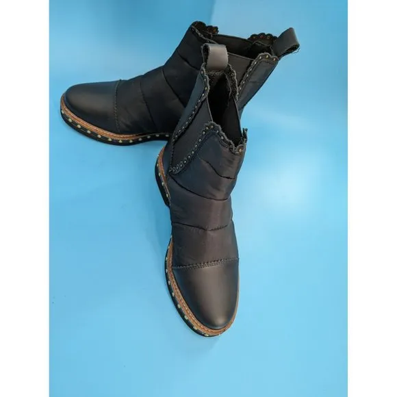 FREE PEOPLE Puffer Chelsea boot brand new‎ size 36