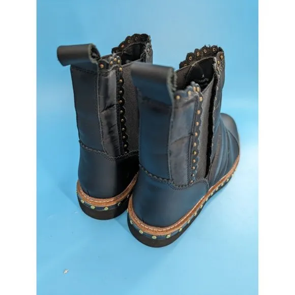 FREE PEOPLE Puffer Chelsea boot brand new‎ size 36