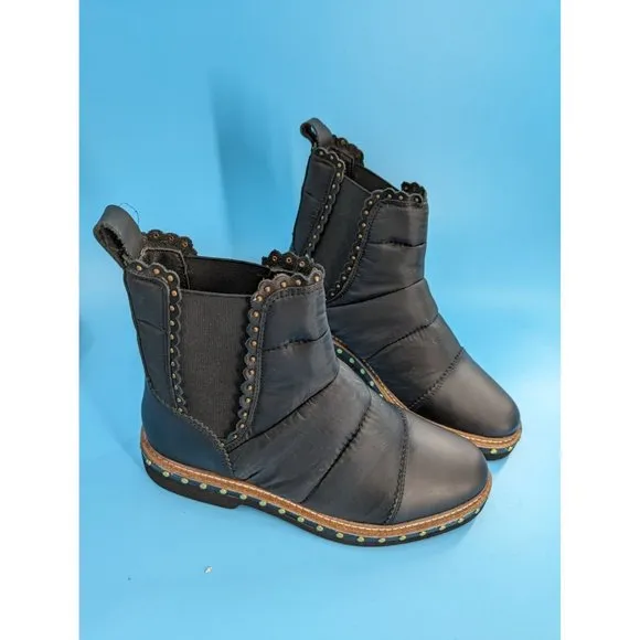 FREE PEOPLE Puffer Chelsea boot brand new‎ size 36