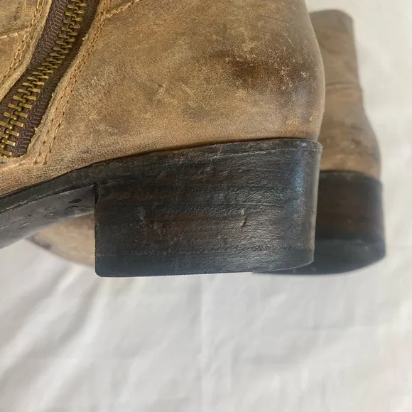 Freebird 7 brown Leather Ankle Boots with double zipper perfectly distressed