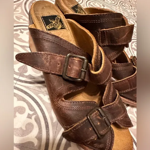 Freebird by Steven Caprice leather sandals size 9
