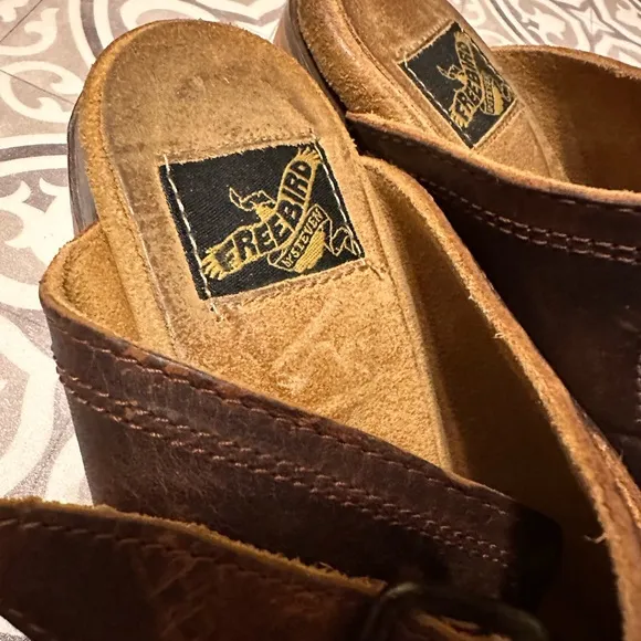 Freebird by Steven Caprice leather sandals size 9
