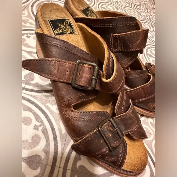 Freebird by Steven Caprice leather sandals size 9