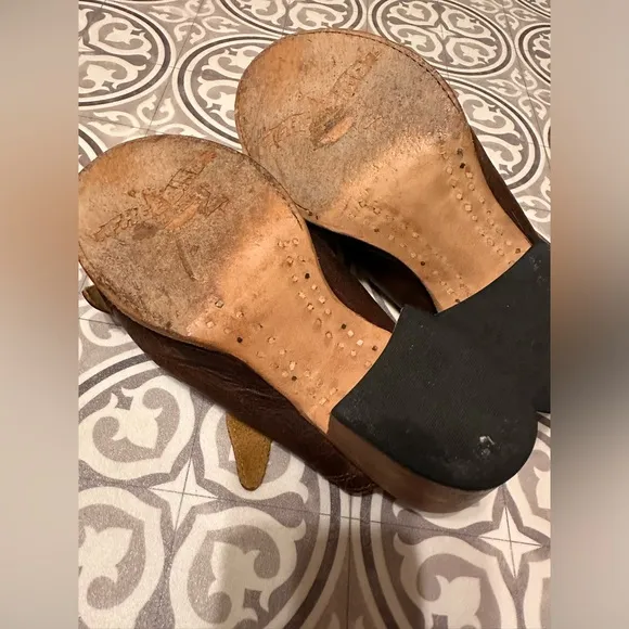 Freebird by Steven Caprice leather sandals size 9
