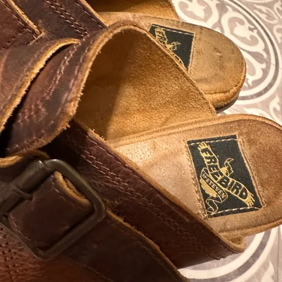 Freebird by Steven Caprice leather sandals size 9