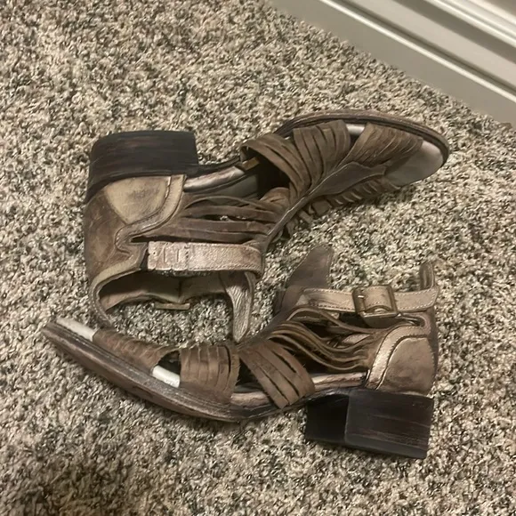 Freebird by Steven Leather Arrow Sandals 9