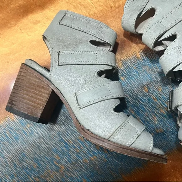 Freebird by Steven Quail Leather Buckle Strapy Gladiator Sandals size 6