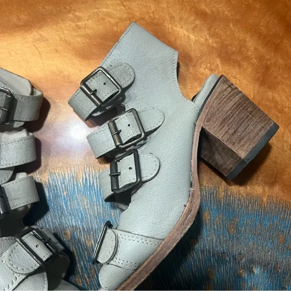 Freebird by Steven Quail Leather Buckle Strapy Gladiator Sandals size 6
