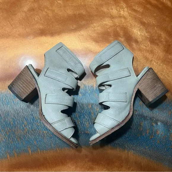 Freebird by Steven Quail Leather Buckle Strapy Gladiator Sandals size 6