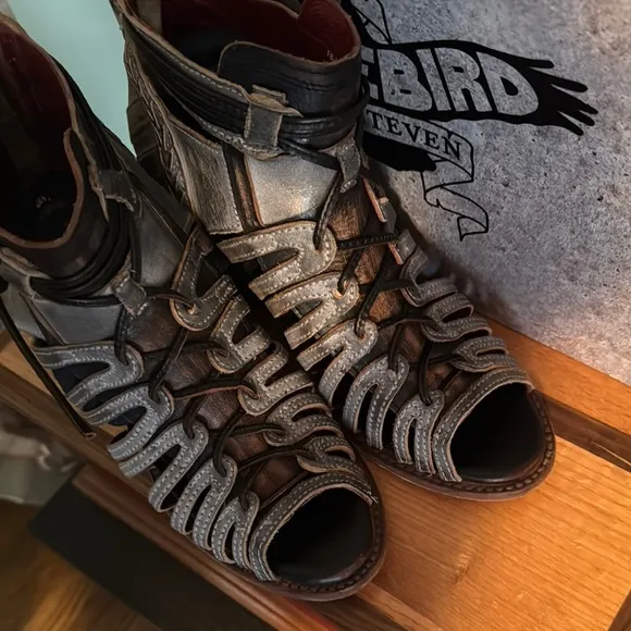 Freebird by steven Wazee sandals size 9 with box
