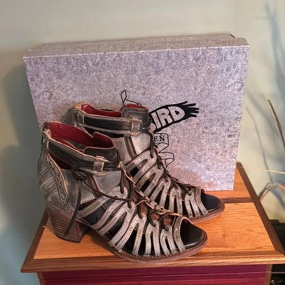 Freebird by steven Wazee sandals size 9 with box