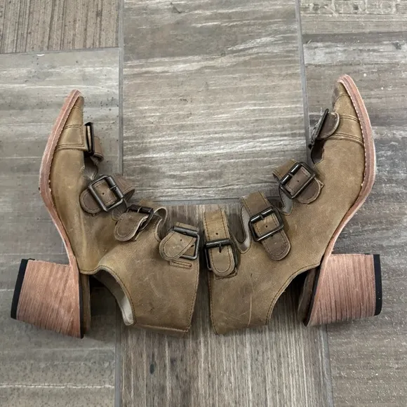 Freebird Quail sandals size 6